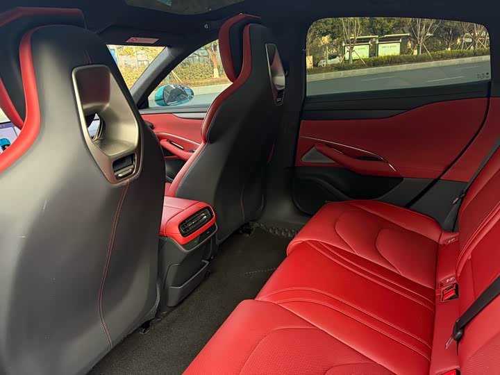 Фото 5 - Xiaomi SU7