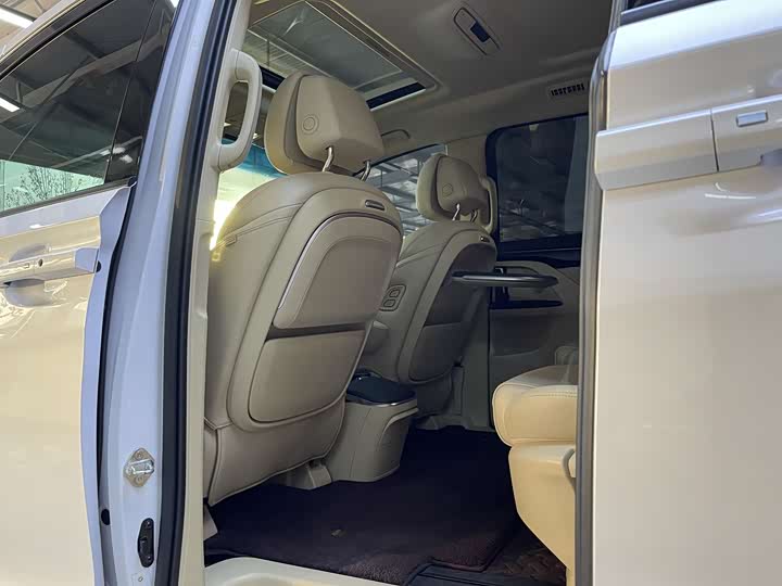 Фото 8 - Buick GL8 ES