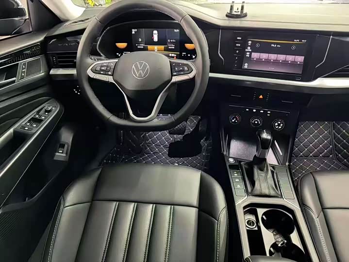 Фото 8 - Volkswagen Passat