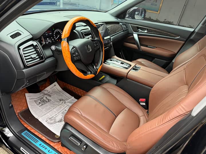 Фото 4 - Honda UR-V