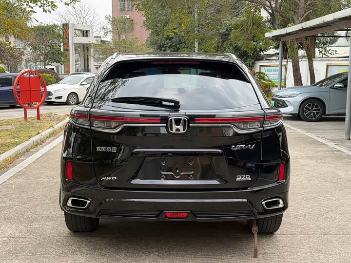 Фото 8 - Honda UR-V