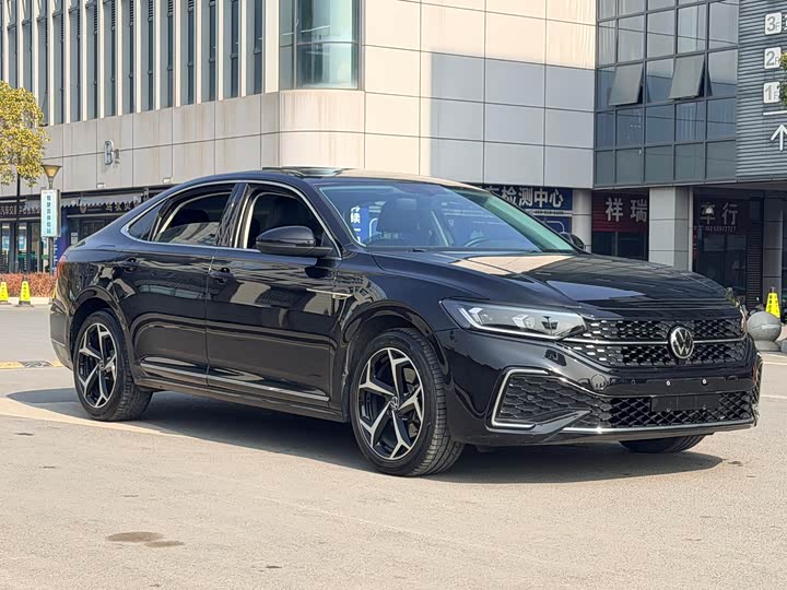 Фото 3 - Volkswagen Passat