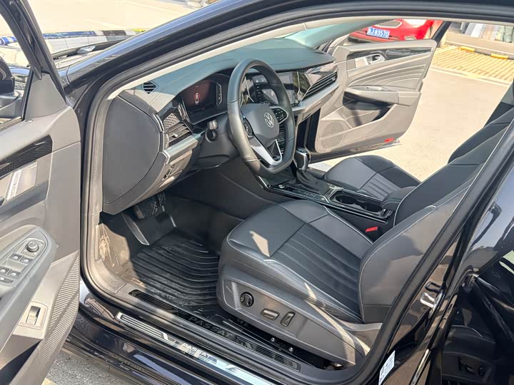 Фото 8 - Volkswagen Passat