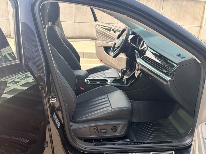 Фото 9 - Volkswagen Passat