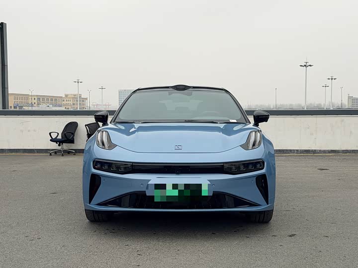 Фото 2 - Zeekr 001