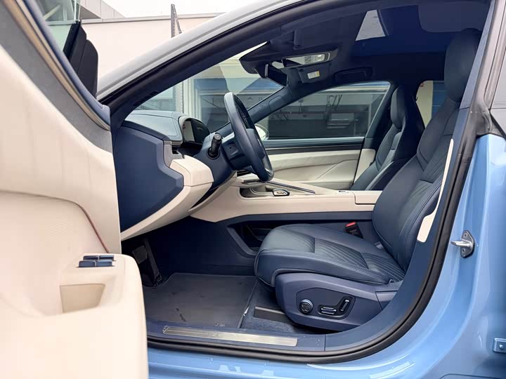 Фото 8 - Zeekr 001