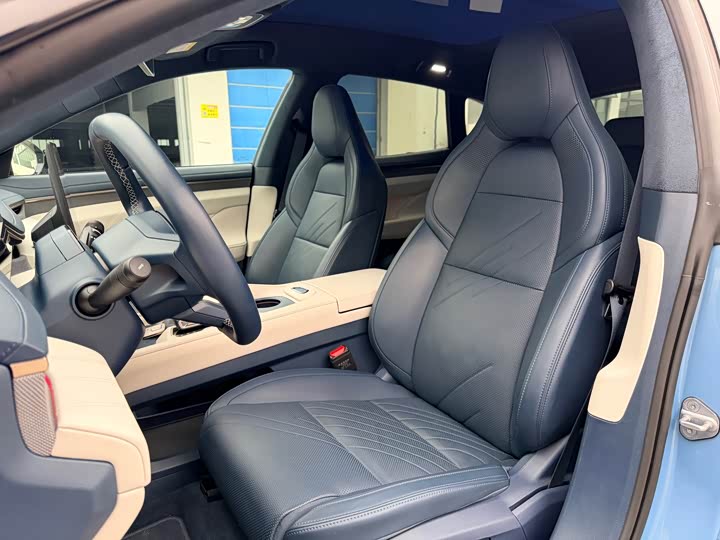 Фото 9 - Zeekr 001