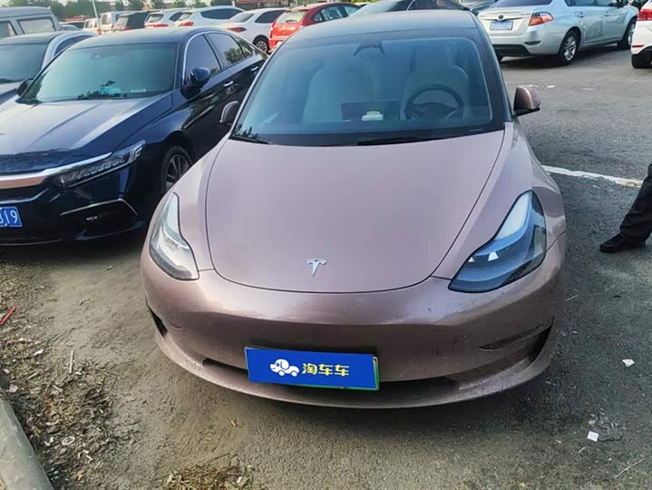 Фото 2 - Tesla Model 3