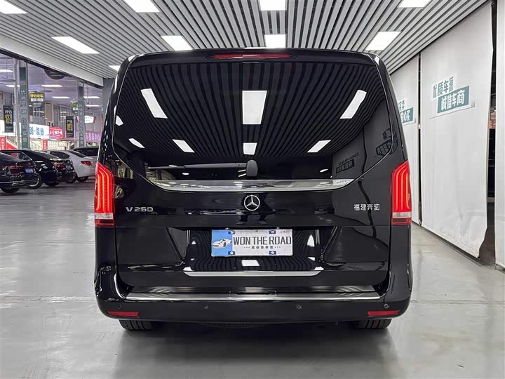 Фото 5 - Mercedes-Benz V-Class