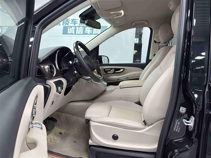 Фото 6 - Mercedes-Benz V-Class