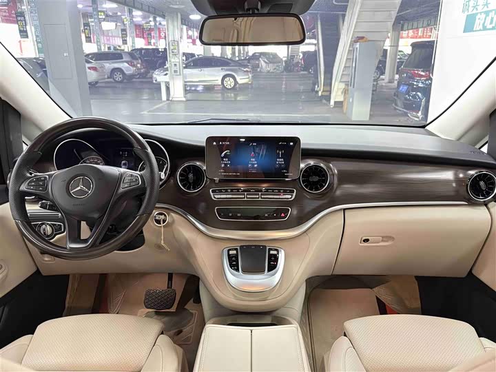 Фото 7 - Mercedes-Benz V-Class