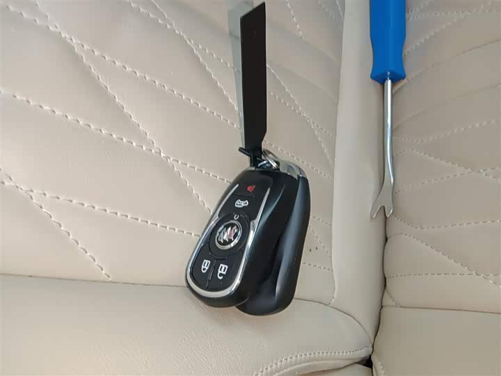 Фото 9 - Buick GL8 ES