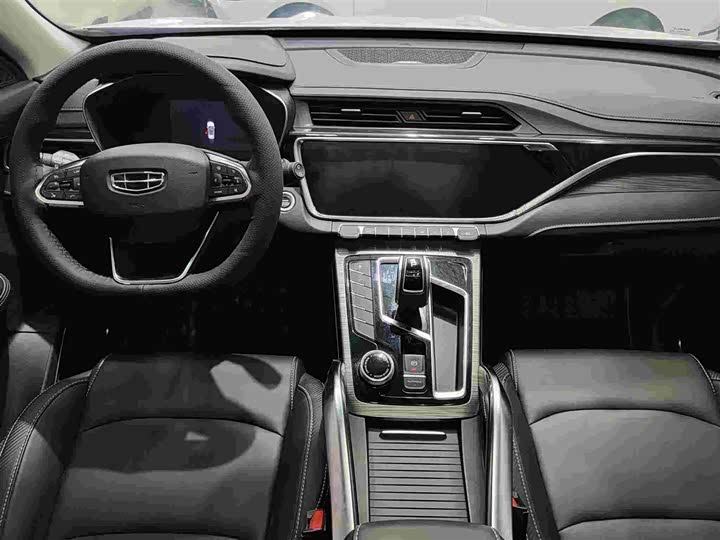 Фото 7 - Geely Atlas