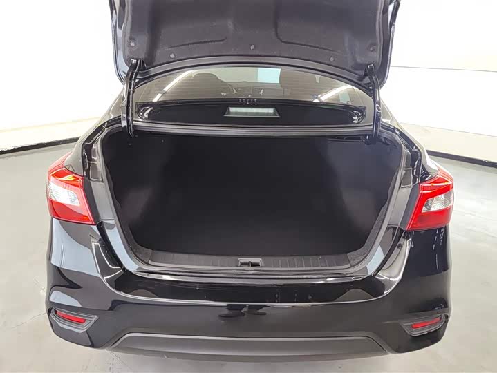 Фото 4 - Nissan Sylphy