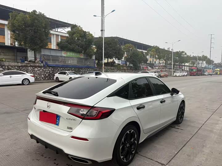 Фото 9 - Honda Civic