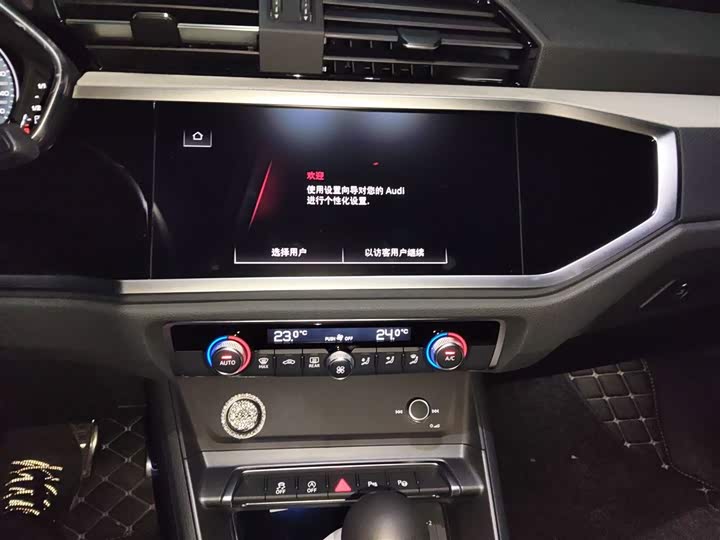 Фото 6 - Audi Q3