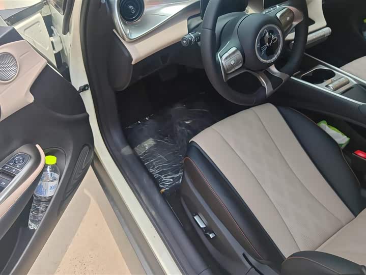 Фото 9 - BYD Dolphin