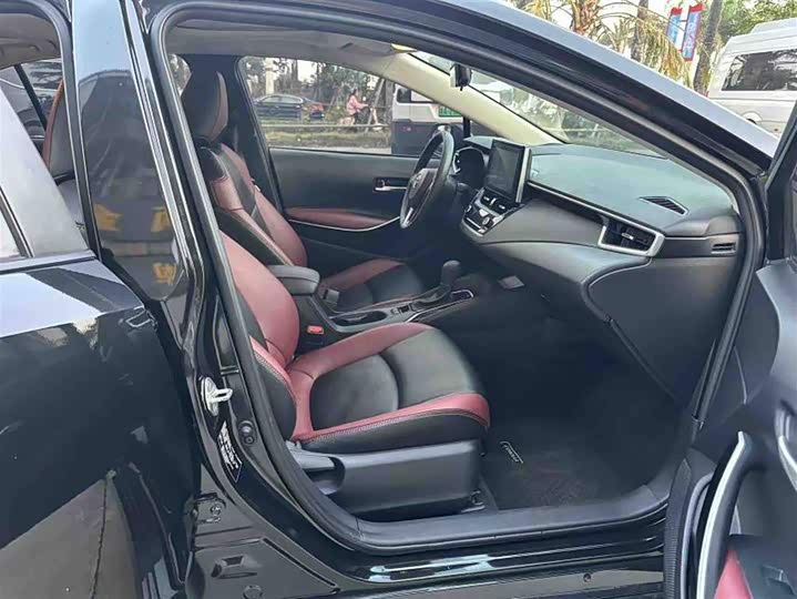 Фото 3 - Toyota Corolla