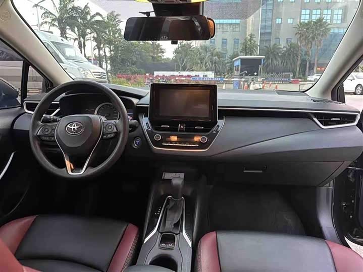 Фото 5 - Toyota Corolla