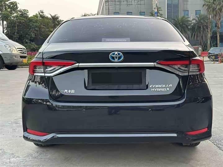 Фото 8 - Toyota Corolla