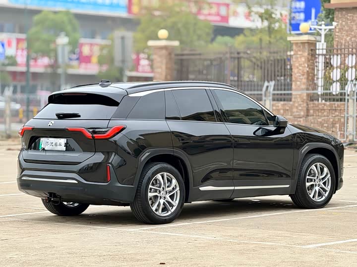 Фото 7 - Nio ES6