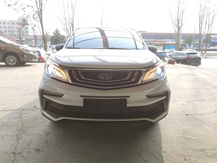 Фото 3 - Geely Vision X3