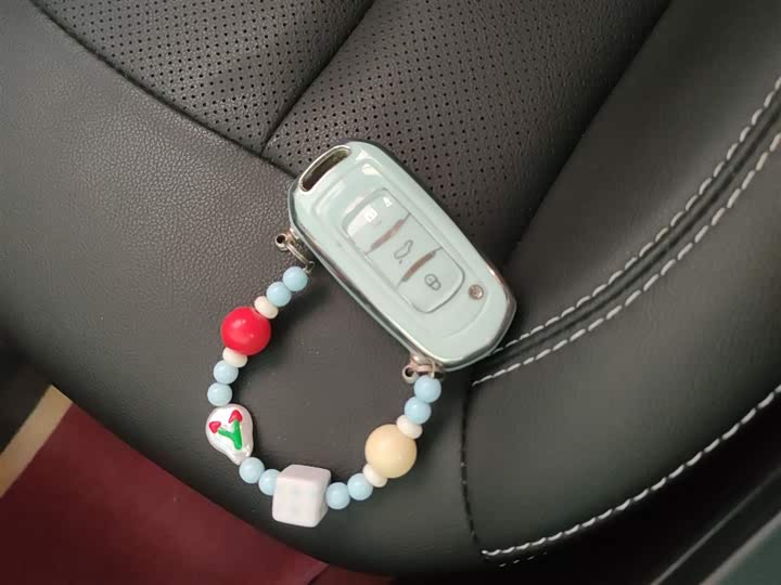 Фото 9 - Geely Vision X3