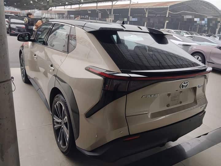 Фото 5 - Toyota bZ4X