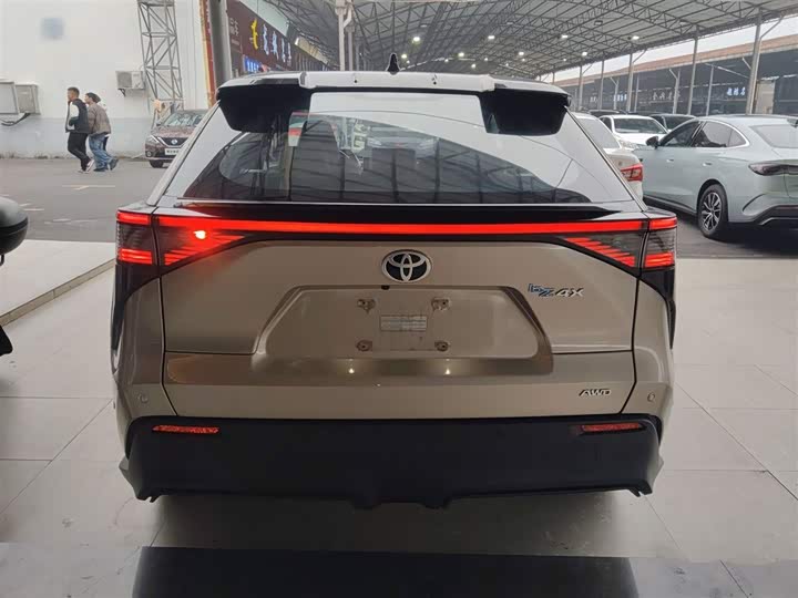 Фото 6 - Toyota bZ4X