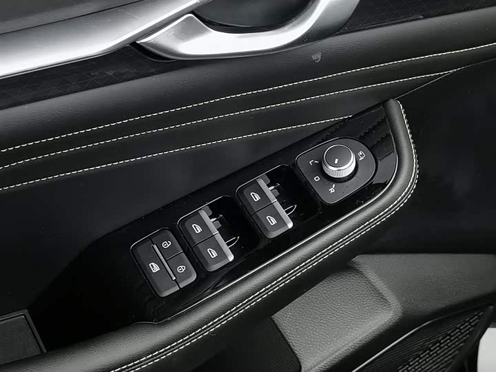 Фото 9 - Geely Preface