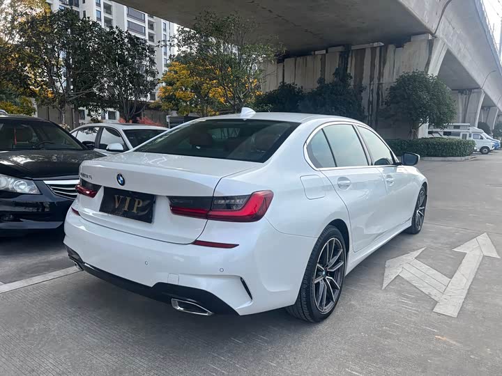 Фото 9 - BMW 3 Series