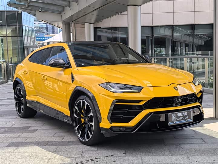 Фото 3 - Lamborghini Urus
