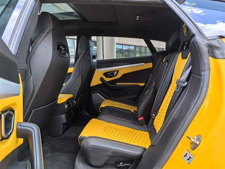 Фото 6 - Lamborghini Urus