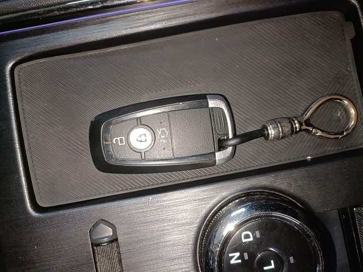 Фото 9 - Ford Mondeo