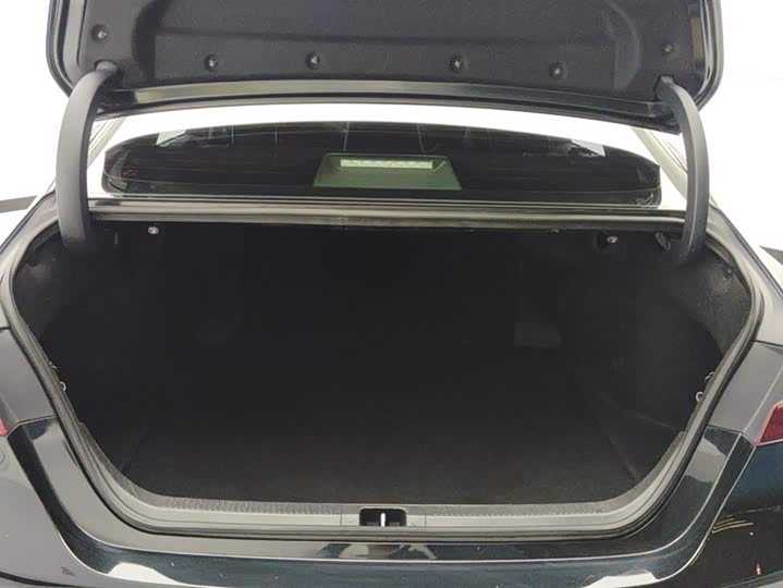 Фото 4 - Toyota Camry