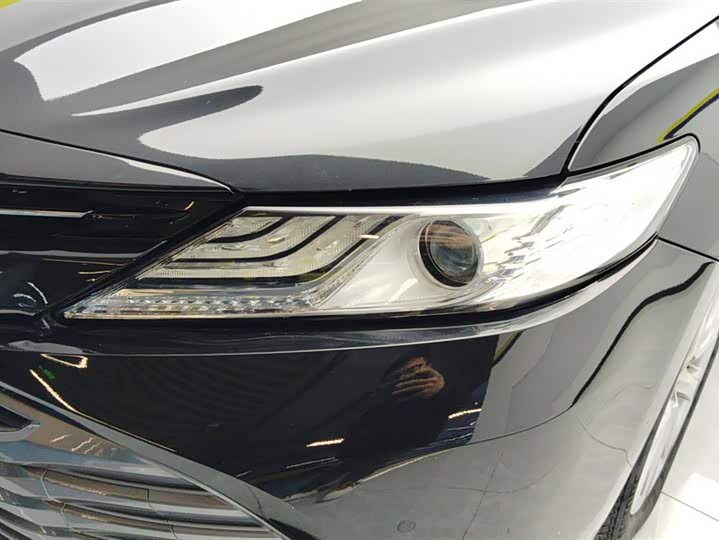 Фото 5 - Toyota Camry