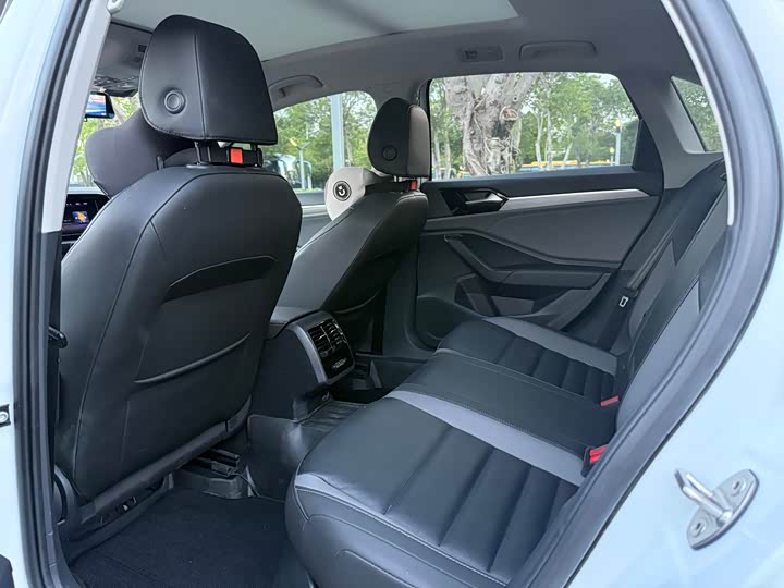 Фото 7 - Volkswagen Sagitar L