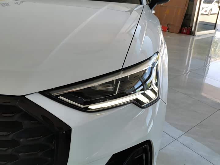 Фото 5 - Audi Q3