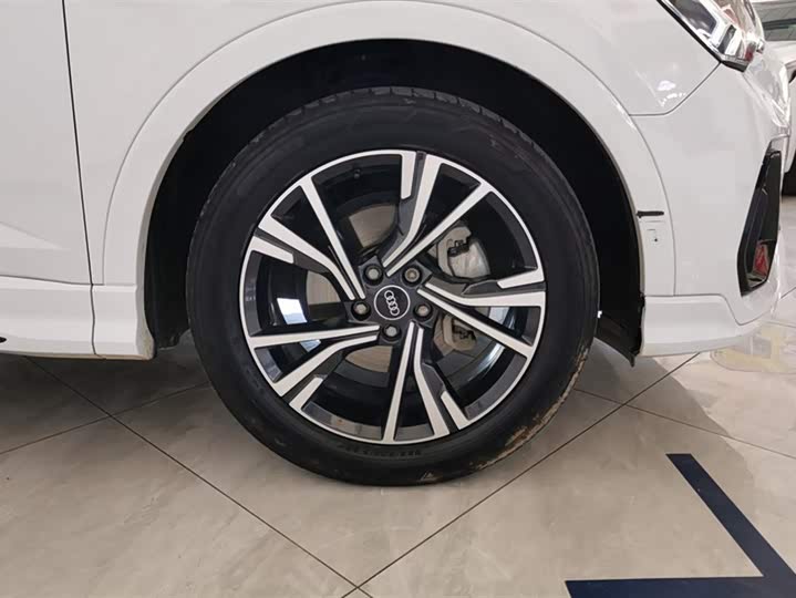 Фото 6 - Audi Q3