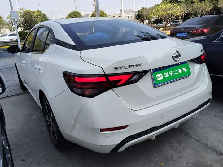 Фото 5 - Nissan Sylphy