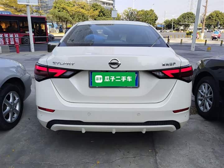 Фото 6 - Nissan Sylphy