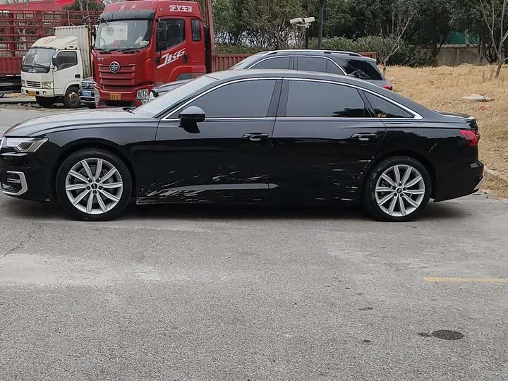 Фото 3 - Audi A6L