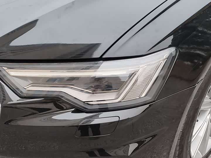 Фото 5 - Audi A6L