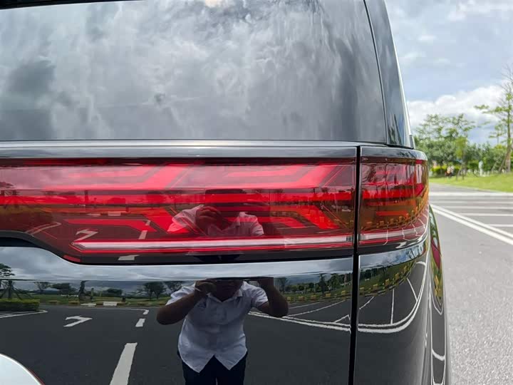 Фото 9 - Denza D9