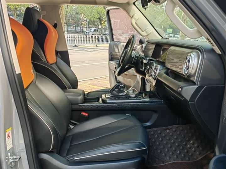 Фото 8 - Tank 300