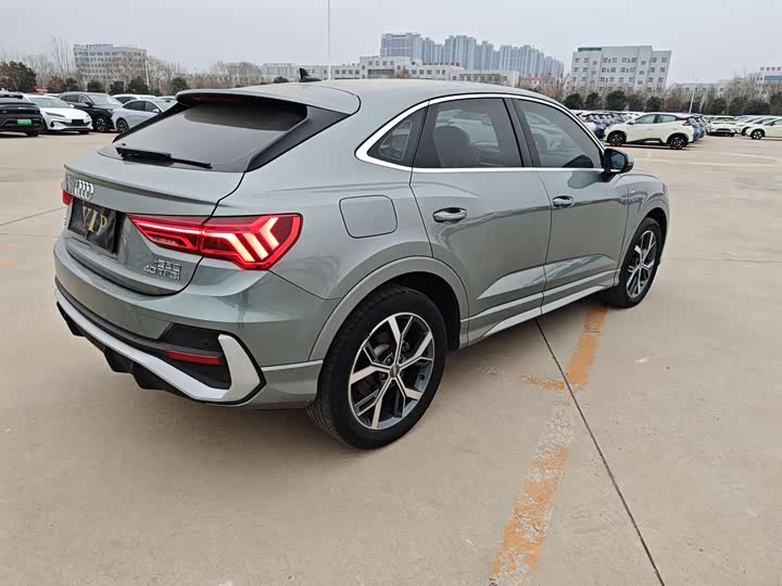 Фото 9 - Audi Q3 Sportback