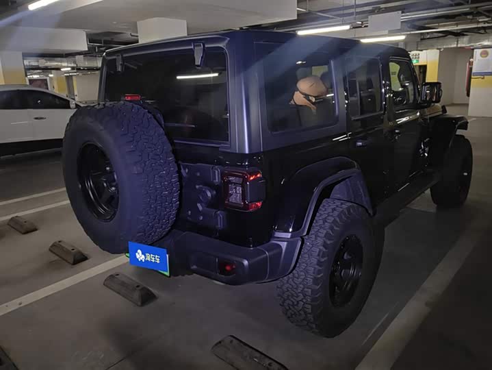 Фото 3 - Jeep Wrangler Hybrid