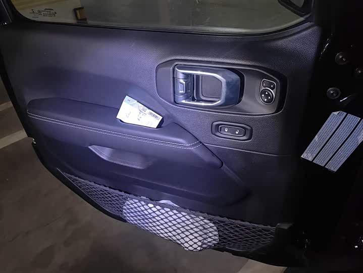 Фото 7 - Jeep Wrangler Hybrid