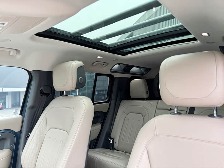 Фото 9 - Land Rover Defender