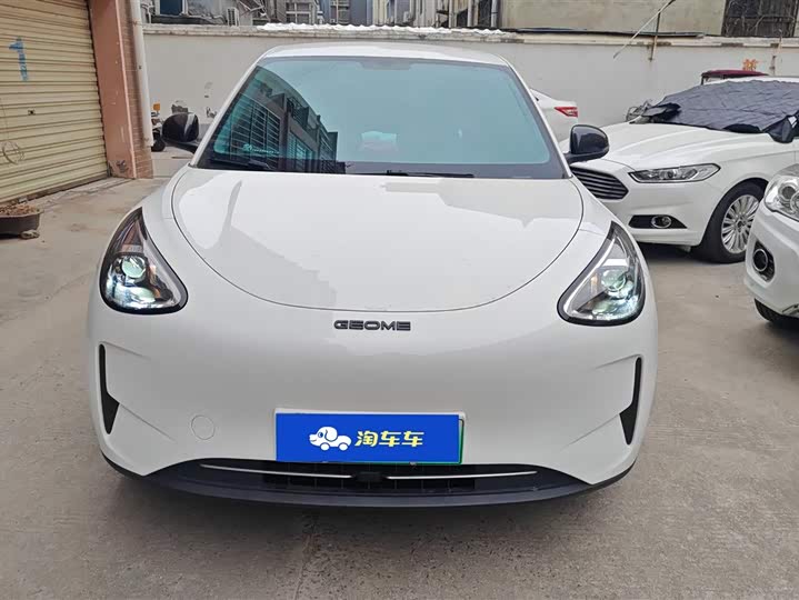 Фото 2 - Geely Galaxy Geome